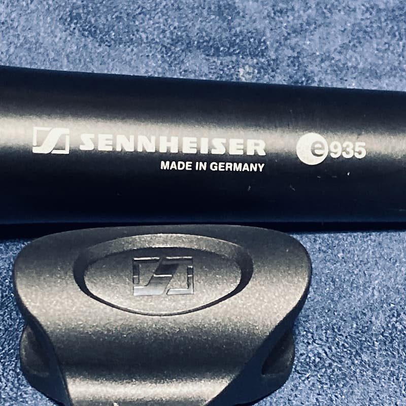 Sennheiser e935 Handheld Cardioid Dynamic Vocal Microphone