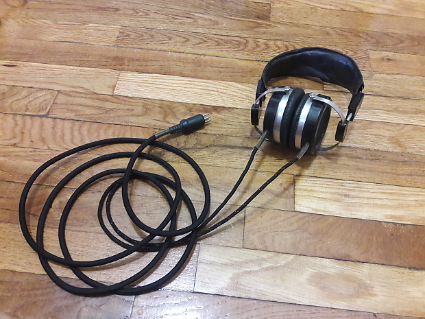 Stax　SR-X MK-3 ヘッドフォンとSRD-7 アダプター Stax SR-X MK3 Vintage Headphones and SRD-7 Amp