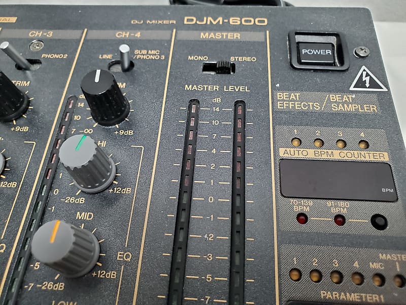 Pioneer DJM-600 Professional Four Channel DJ Mixer with | Reverb Pioneer DJM-600 Professional Four Channel DJ Mixer with | Reverb