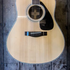 Yamaha ll11 acoustic guitar discount