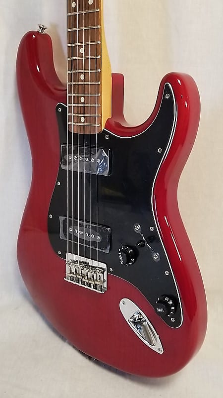 Fender Noventa Stratocaster, Pau Ferro Fingerboard, Crimson