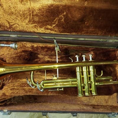 Conn 1000B trumpet with case. USA. Good Condition | Reverb