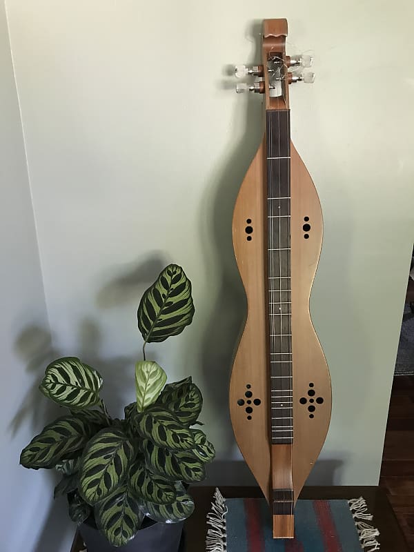 Blue Lion IW 1996 Walnut Dulcimer Reverb