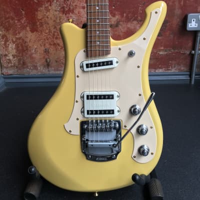 Yamaha SGV-300 2001 Yellow | Reverb