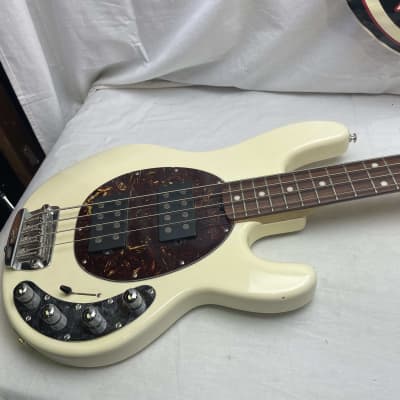 Ernie Ball Music Man StingRay sting ray stingray3 3 EQ HH 4-string Bass with Case 2007 - White / Matching Headstock / Maple neck / Rosewood fingerboard image 2