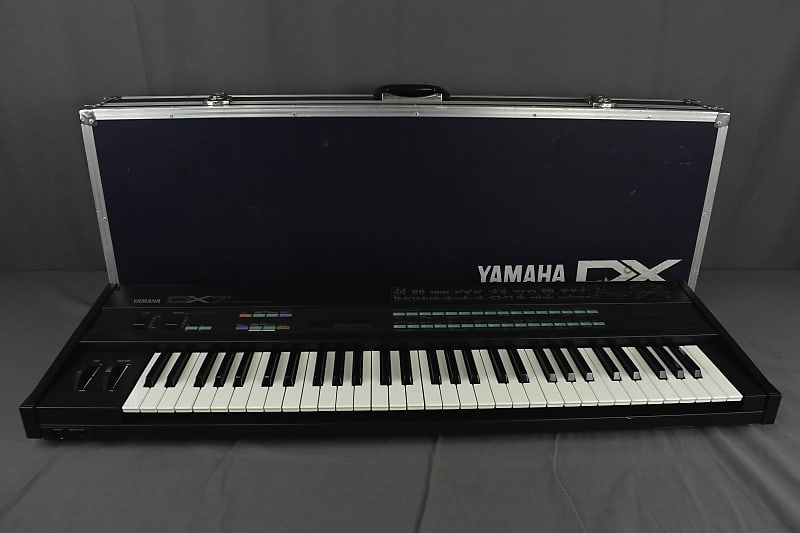 YAMAHA DX7 Digital Programmable Algorithm Synthesizer W/ Hard Case [Very good] image 1