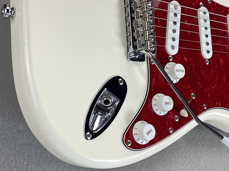 1997 Squier by Fender - Stratocaster - Pro Tone - ID 1424 1997 Squier by Fender - Stratocaster - Pro Tone - ID 1424