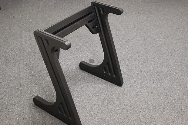 Ultimate Support ZE28B Keyboard Stand