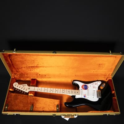 Fender Eric Clapton Stratocaster Maple Fingerboard Black 2022 (US22023462) image 18