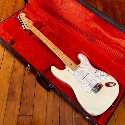 Fender American Deluxe Stratocaster 1999 - 2003