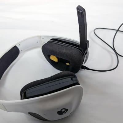 Skullcandy SLYR Wired Gaming Headset with Mic in White/Black image 10