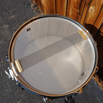 DW USA Collectors Series 6.5 x 14" Nickel Over Brass Snare Drum w/ Nickel Hdw. (2023) image 7
