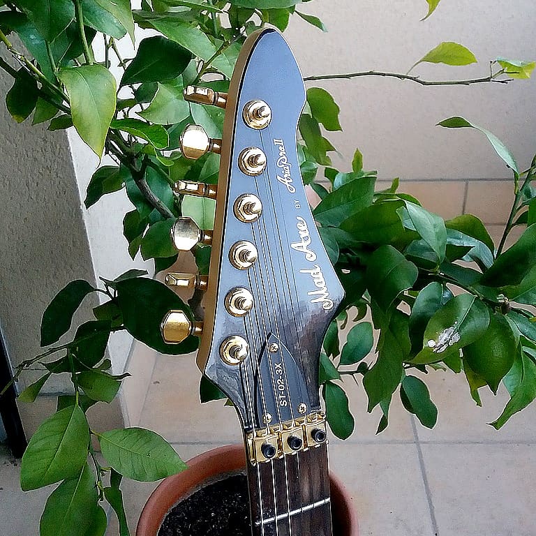 Mad Axe by Aria Pro2 エレキギター Mad Axe by Aria Pro2 エレキギター