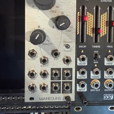 MANNEQUINS THREE SISTERS モジュラーシンセ Mannequins THREE SISTERS - Eurorack Module on ModularGrid
