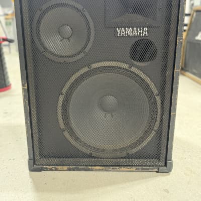 Yamaha S-300 3-Way Passive PA Speaker