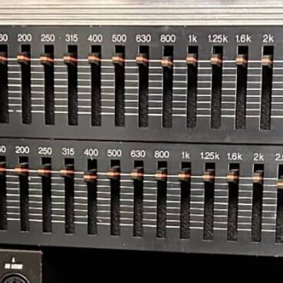 Yamaha GQ1031 Graphic Equalizer in GOOD condition 1990's - Rackmount