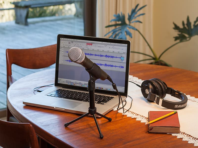 Begin a podcasting, voiceover, or  career w/ Samson's Q2U USB  bundle: $70 ($115+ value)