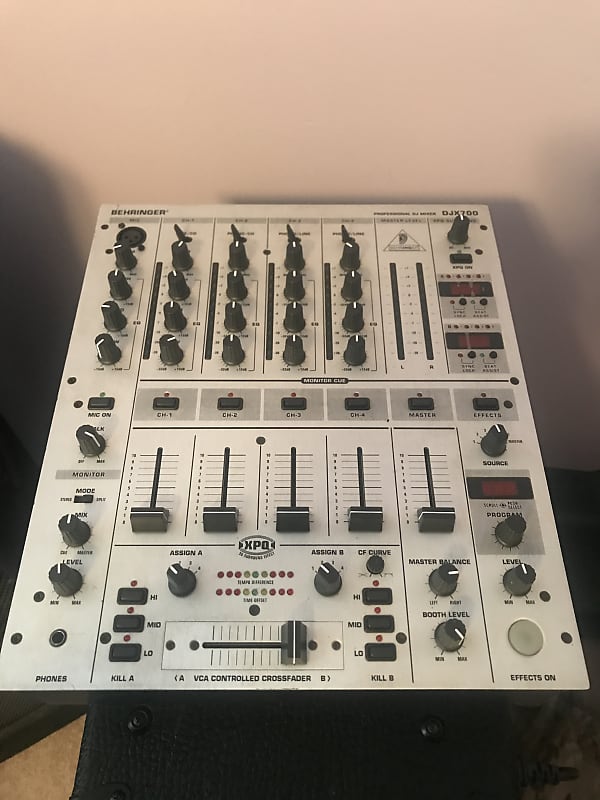 Behringer Pro Mixer DJX750 4Channel DJ Mixer with Effects Reverb