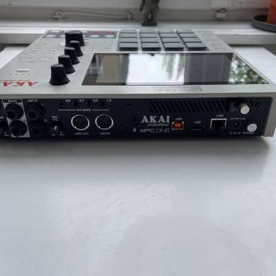 Akai MPC One Standalone MIDI Sequencer Retro Edition 2021 - Present - Grey image 5