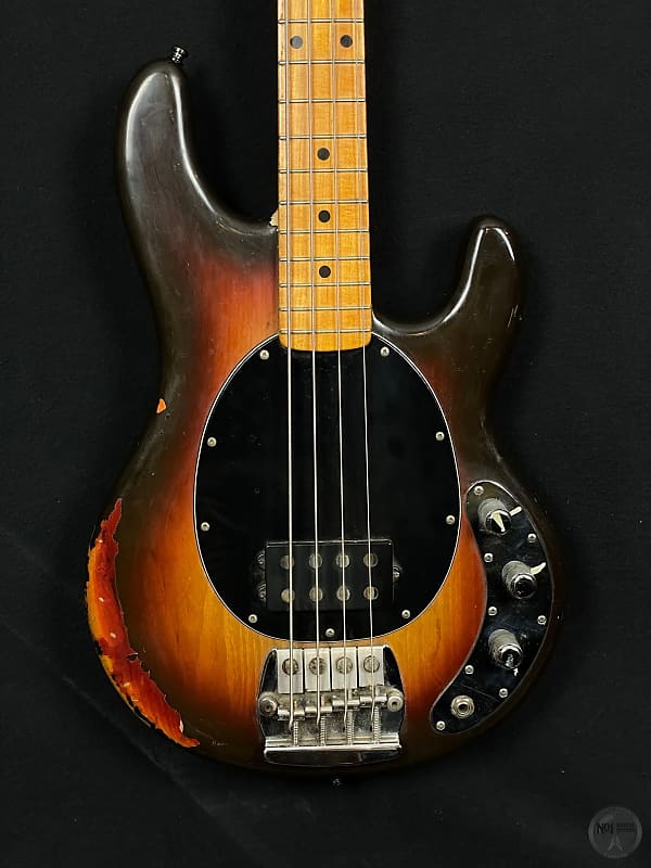 MusicMan Stingray Bass from 1977 in sunburst finish with original hardshell  case