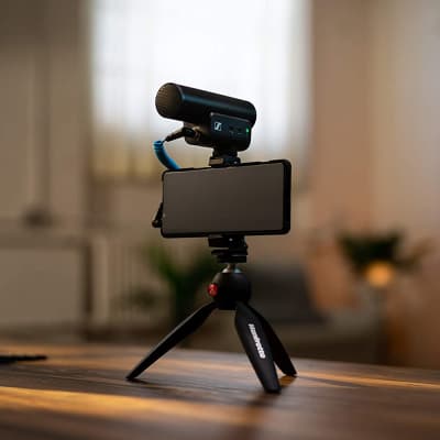 Sennheiser MKE 400 Mobile Kit Directional On-Camera Microphone with Smartphone Clamp & Manfrotto PIX image 5