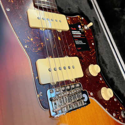 Fender American Performer Jazzmaster with Rosewood Fretboard 2018 - Present - 3-Tone Sunburst image 4