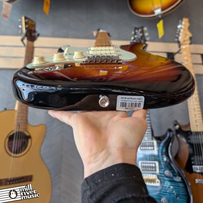 Fender Player Plus Left-Handed Stratocaster Sunburst 2022 Used image 7