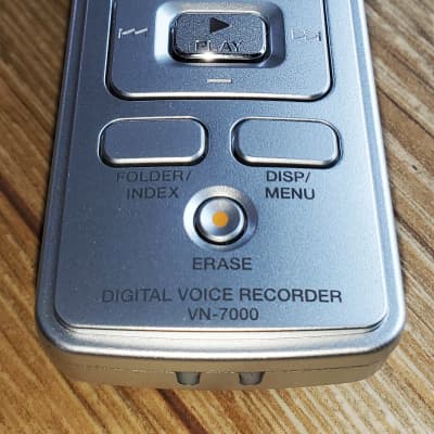 Olympus VN-7000 Digital Recorder - Excellent in Case with Olympus TP7 Earbud! image 2
