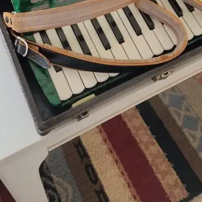 Yamaha Alto 25 Accordion | Reverb