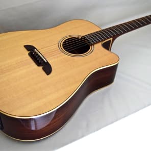 Alvarez MD70CE Masterworks Acoustic/Electric Guitar Natural w/ Alvarez Gig Bag image 3