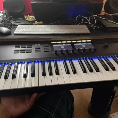 Selling Native Instruments KOMPLETE KONTROL S49 MK2 * Vaporgrey *