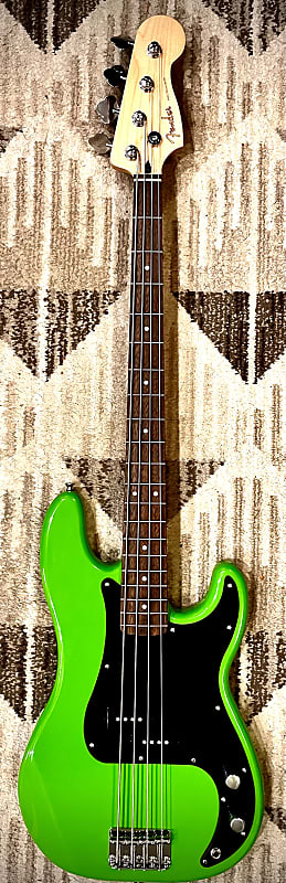 Squier プレシジョンベース　ネオングリーン　未使用 Fender Squier Limited Edition Precision Bass - 2023 - Lime