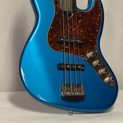 Roscoe Classic JJ 4 String FRETLESS Bass Lake Placid Blue image 2