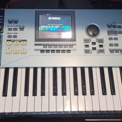 Yamaha Motif XS 7 Production Synthesizer 2000s - Gray