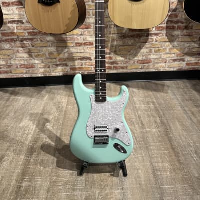 Fender Tom Delonge Stratocaster - Surf Green image 4
