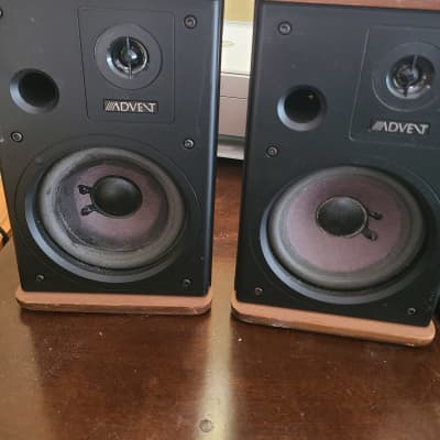 Advent 25th anniversary store speakers