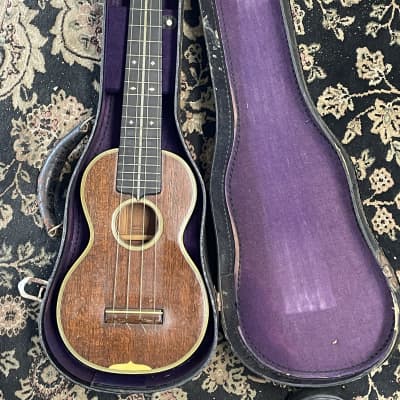 1932-33 Martin Style 3 ukulele with original case image 1