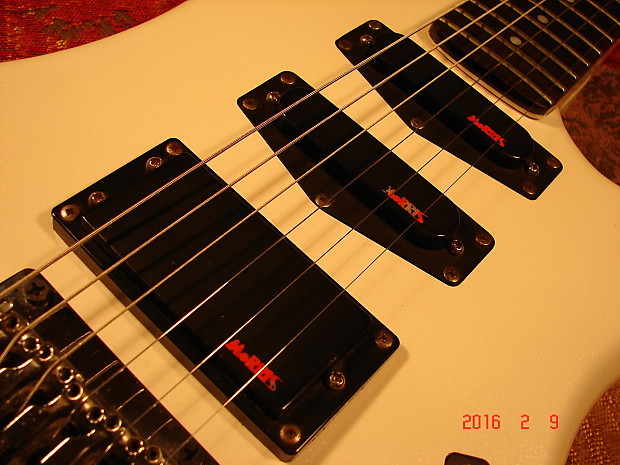 値下げ！【レア】Hurricane by morris エクスプローラータイプ MORRIS - 激レア '80s Hurricane by Morris strat Typeの通販 by