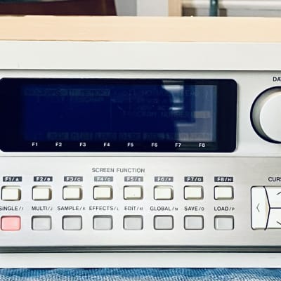 Akai S3200XL MIDI Stereo Digital Sampler 1996 - White