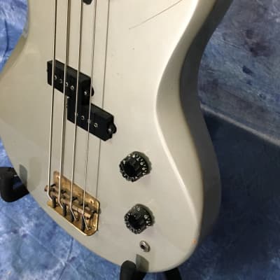 Vantage Avenger Bass  1980's Silver with case image 3