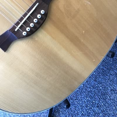 Crafter DE8/N Acoustic Electric Guitar made in Korea 2004 ( LR BAGGS) very good condition with new thick road runner case image 9