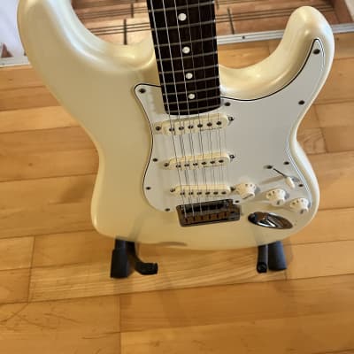 Fender Jeff Beck Artist Series Stratocaster with Hot Noiseless Pickups 2001 - Present - Olympic White image 2