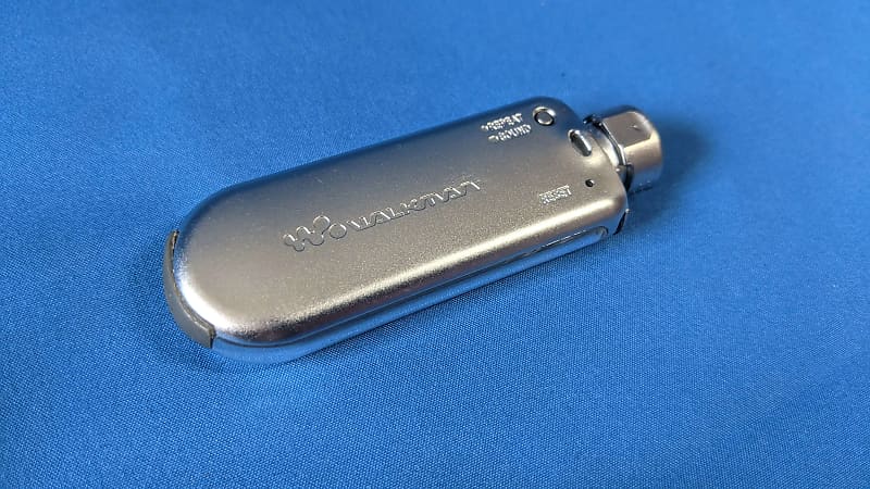 SONY NW-E507 1GBモデル Sony NW-E507 1GB FM tuner/portable MP3/ATRAC3™ player at Crutchfield