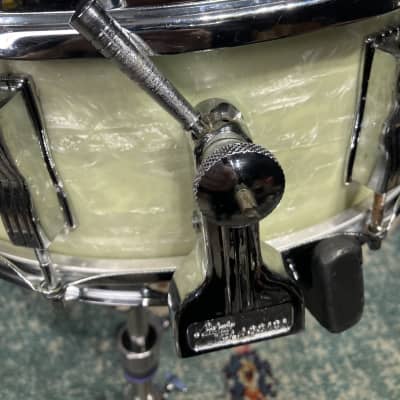 Ludwig - 14x5" 3 Ply Classic, 8-Lug Snare Drum 1976 - White Marine Pearl image 5