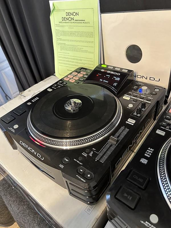 Denon DJ SC3900 Pair Of Digital Turntable Controller Media Denon DJ SC3900 Pair Of Digital Turntable Controller Media