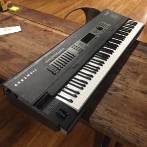 Kurzweil K2600X fully weighted 88 Key keyboard synthesizer non-functioning for parts image 1