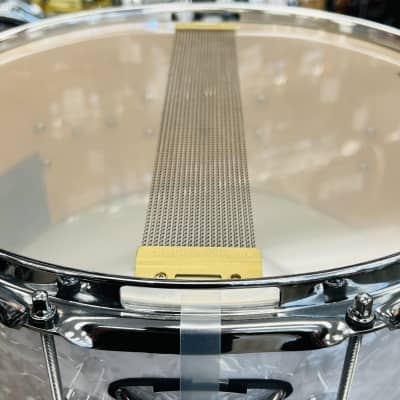 Used DW Performance 6.5x14 Snare Drum (White Marine) image 8