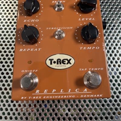 T-Rex Replica Delay Pedal