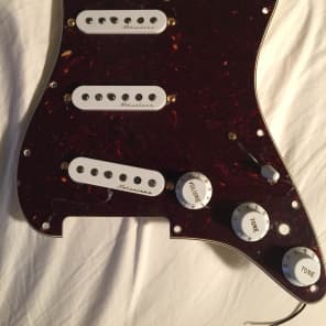 Fender Deluxe Player's Stratocaster Tortoise Shell Loaded Pickguard image 1