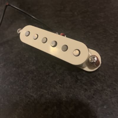 Kinman Impersonator E69 Noiseless Strat Neck Pickup Aged White 